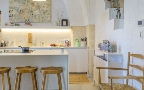 Lamia del Grano: Tabelle, Möbel, Azurblau, Holz, Interior Design, Regale, Küche, Schreibtisch, Countertop, Stuhl