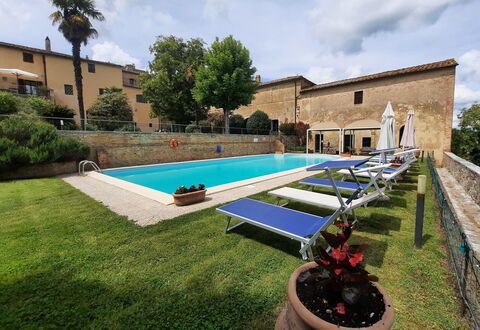 Villa Delle Palme: Pflanze, Wolke, Himmel, Eigentum, Gebäude, Blumentopf, Baum, Urban Design, Schatten, Freizeit