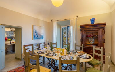 Sunset Sea View, Baratti, Populonia, Wifi, Ac: Tabelle, Möbel, Bilderrahmen, Fenster, Interior Design, Holz, Gelb, Gebäude, Stuhl, Grundeigentum