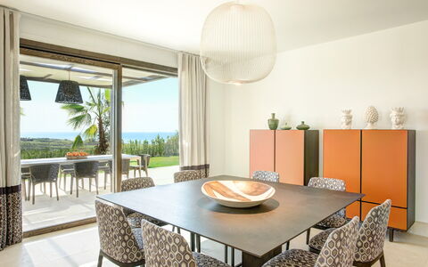 Villa Agata - Sea View | By Rocco Forte Villas: Tabelle, Möbel, Eigentum, Pflanze, Stuhl, Holz, Interior Design, Beleuchtung, Gebäude, Fussboden