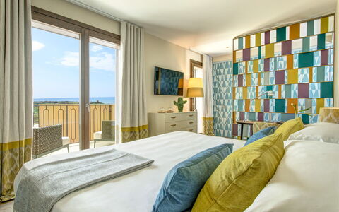 Villa Agata - Sea View | By Rocco Forte Villas: Eigentum, Möbel, Fenster, Komfort, Azurblau, Gebäude, Textil, Bettrahmen, Holz, Interior Design