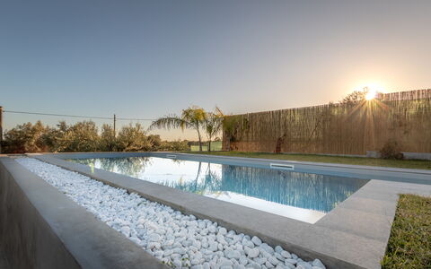 Eremita Villa Sicily: Himmel, Wasser, Wasservorräte, Eigentum, Pflanze, Licht, Die Architektur, Gewässer, Gras, Wand