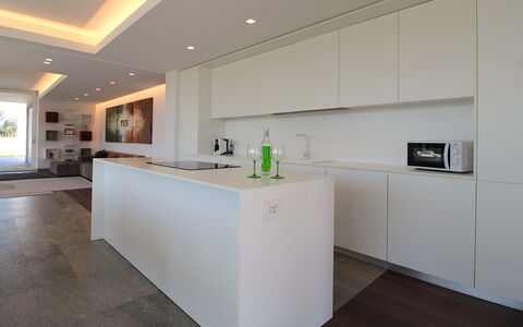 Stima Home, Padova, Pool, Ac: Interior Design, Flooring, Küche, Wand, Countertop, Fussboden, Decke, Holz, Möbel, Cabinetry