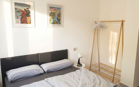 Varenna 648: Möbel, Bett, Interior Design, Schlafzimmer, Fussboden, Bedding, Flooring, Bettdecke, Holz, Zimmer