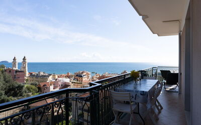 Garden an Seaview