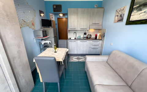 Casa Carlotta - San Bartolomeo Al Mare: Möbel, Bilderrahmen, Eigentum, Azurblau, Blau, Couch, Tabelle, Interior Design, Die Architektur, Stuhl