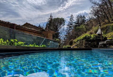 Mulino Morandi: Wasser, Wolke, Himmel, Wasservorräte, Pflanze, Schwimmbad, Azurblau, Gebäude, Baum, Natürliche Landschaft