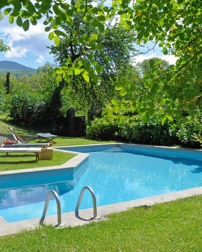 Casa Di Pietro In Vivo D'orcia, Pool: Wasser, Pflanze, Eigentum, Schwimmbad, Azurblau, Baum, Wolke, Gartenmöbel, Himmel, Schatten