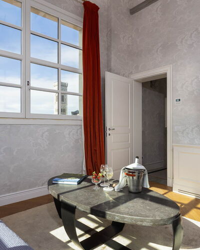 Torretta Penthouse: Interior Design, Decke, Flooring, Fussboden, Wohnung, Zimmer, Light Fixture, Formen, Wohnzimmer, Lampe