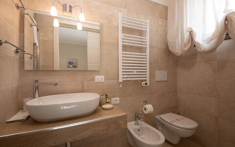 Terra Mater: Flooring, Badezimmer, Interior Design, Armatur, Wand, Fussboden, Sinken, Bad Sink, Zimmer, Zapfhahn