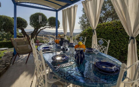 Villa Acquaro, Santa Caterina Dello Ionio, Pool, A: Möbel, Stuhl, Tabelle, Gartenmöbel, Tisch Im Freien, Tischdecke, Garten, Schatten, Küche & Esszimmer Tisch, Resort