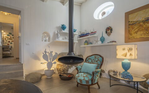 Villa Acquaro, Santa Caterina Dello Ionio, Pool, A: Interior Design, Möbel, Decke, Flooring, Light Fixture, Beleuchtung, Fussboden, Zuhause, Zimmer, Wohnzimmer