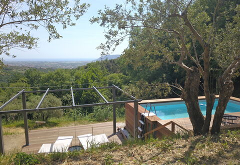 Villa Di Confine: Pflanze, Himmel, Pflanzengemeinschaft, Baum, Schatten, Vegetation, Schwimmbad, Grundstueck, Gras, Freizeit