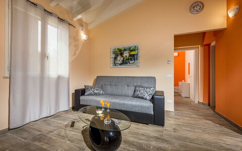 Villa Alcamo: Möbel, Komfort, Holz, Gebäude, Interior Design, Wohnzimmer, Haus, Fussboden, Flooring, Bettrahmen
