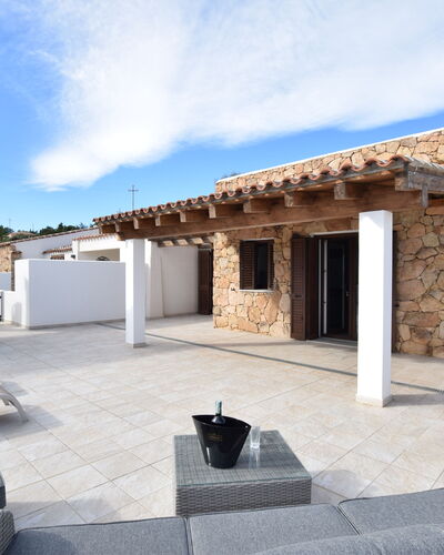 Villa Del Sole In Budoni Sea View: Wolke, Himmel, Eigentum, Gebäude, Schatten, Interior Design, Urban Design, Wohngebiet, Landschaft, Grundeigentum