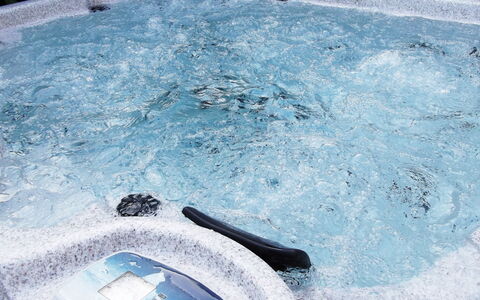 Villa Paradiso: Wasser, Welt, Azurblau, Automobil-Außen, Schwimmbad, Erholung, Freizeit