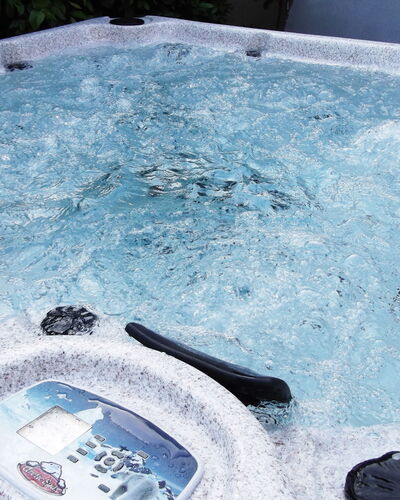 Villa Paradiso: Wasser, Welt, Azurblau, Automobil-Außen, Schwimmbad, Erholung, Freizeit