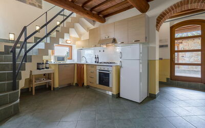 Torre 2: Interior Design, Flooring, Holz, Küche, Fussboden, Decke, Möbel, Countertop, Zimmer, Küchengerät