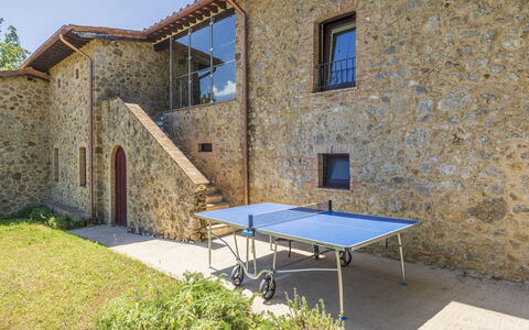 Le Casaline Di Sopra, Massa Marittima: Pflanze, Fenster, Eigentum, Gebäude, Möbel, Tabelle, Azurblau, Himmel, Schatten, Baum