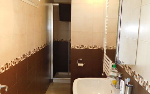 Loft San Giovanni in Gallipoli: Spiegel, Zapfhahn, Armatur, Sinken, Bad Sink, Eigentum, Badezimmer, Holz, Beleuchtung