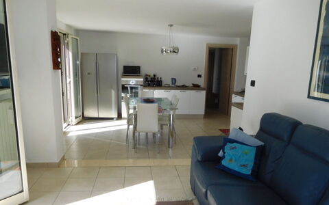 Loft San Giovanni in Gallipoli: Möbel, Bilderrahmen, Couch, Tabelle, Fussboden, Flooring, Tür, Gebäude, Grundeigentum