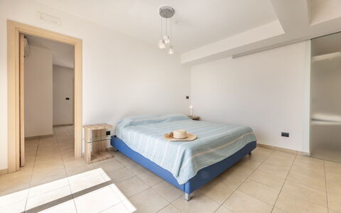 Loft San Giovanni in Gallipoli: Interior Design, Flooring, Fussboden, Schlafzimmer, Decke, Bett, Zimmer, Möbel, Bettdecke, Bedding