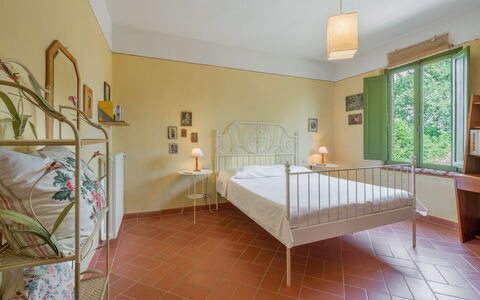 Il Palazzetto Francigena, Monteriggioni: Möbel, Fenster, Komfort, Bettrahmen, Textil, Gebäude, Holz, Interior Design, Bett