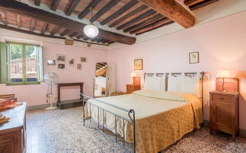 Il Palazzetto Francigena, Monteriggioni: Möbel, Eigentum, Gebäude, Fenster, Cabinetry, Holz, Schublade, Komfort, Beleuchtung, Interior Design