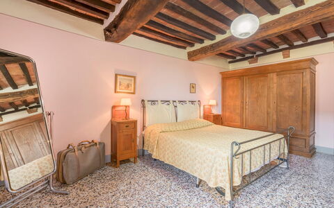 Il Palazzetto Francigena, Monteriggioni: Eigentum, Möbel, Gebäude, Komfort, Holz, Interior Design, Die Architektur, Fussboden, Flooring, Schublade