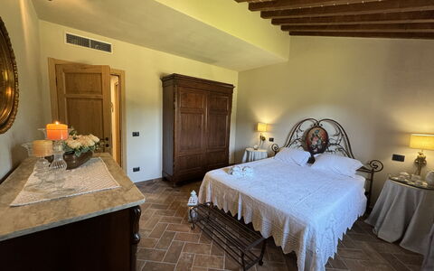 Casa Viviani: Möbel, Eigentum, Cabinetry, Gebäude, Tabelle, Holz, Interior Design, Komfort, Fussboden, Bettrahmen