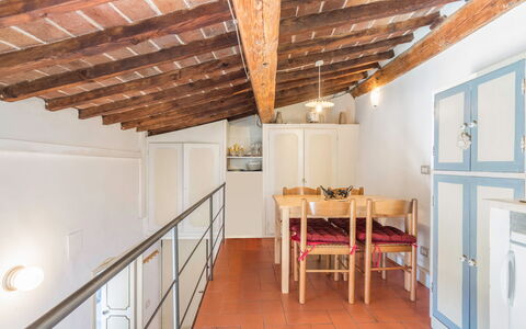 Belle Donne Apartment, Tornabuoni, Florence, Wifi: Eigentum, Fenster, Holz, Interior Design, Die Architektur, Tabelle, Tür, Cabinetry, Holzbeize, Flooring