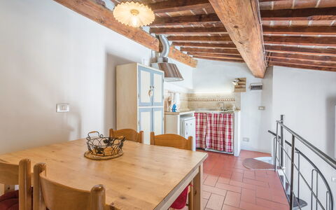 Belle Donne Apartment, Tornabuoni, Florence, Wifi: Eigentum, Möbel, Tabelle, Holz, Interior Design, Stuhl, Flooring, Fussboden, Holzbeize, Wand