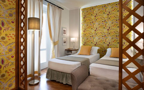 Butterfly With Beach & Breakfast Included: Eigentum, Möbel, Gebäude, Komfort, Holz, Interior Design, Textil, Dekoration, Fussboden, Flooring