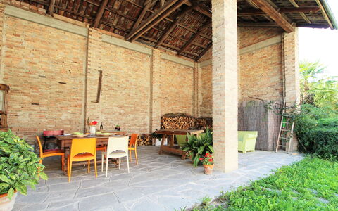 La Casa Dei Nonni, House With Private Pool, Torino: Pflanze, Tabelle, Eigentum, Möbel, Blumentopf, Holz, Stuhl, Interior Design, Gebäude, Gartenmöbel