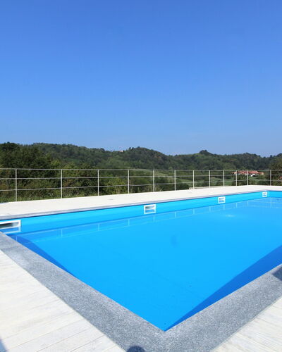 La Casa Dei Nonni, House With Private Pool, Torino: Wasser, Himmel, Gebäude, Eigentum, Schwimmbad, Azurblau, Rechteck, Baum, Haus, Gartenmöbel