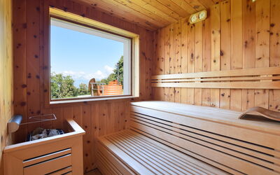 Baita Tersilia Mountain And Lake, Veneto: Eigentum, Holz, Fenster, Interior Design, Gebäude, Pflanze, Holzbeize, Fussboden, Cabinetry