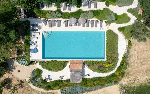 Correggiolo Spereto Apartment With Pool, Montaione: Schwimmbad, Gartenmöbel, Resort, Freizeit, Sonnenliege, Garten, Eco Hotel, Thermae, Regenschirm, Schatten