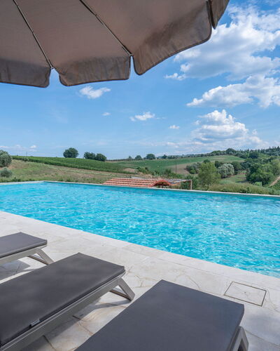 Correggiolo Spereto Apartment With Pool, Montaione: Schwimmbad, Gartenmöbel, Sonnenliege, Resort, Thermae, Eco Hotel, Stuhl, Ferienort, Läge, Villa