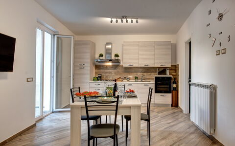 Clementine Country House: Möbel, Eigentum, Tabelle, Cabinetry, Fenster, Holz, Countertop, Interior Design, Stuhl, Flooring