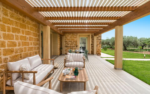 Cavial: Eigentum, Möbel, Pflanze, Tabelle, Holz, Interior Design, Schatten, Die Architektur, Gartenmöbel, Veranda