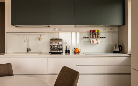 Melaiolo Modern Apartment With Pool, Montaione, To: Küche, Countertop, Interior Design, Cabinetry, Möbel, Küchengerät, Flooring, Beleuchtung, Major Appliance, Zuhause