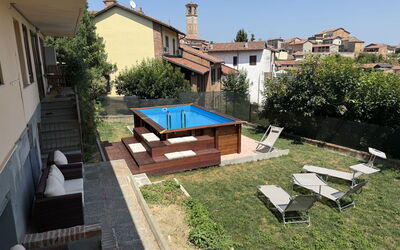 Castagnole Monferrato 200: Schwimmbad, Verbundwerkstoff, Freizeit, Hinterhof, Resort, Gartenmöbel, Schatten, Garten, Design, Stuhl