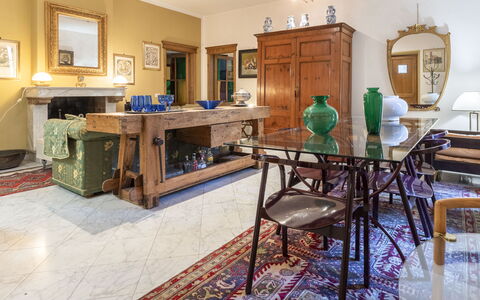 Lounge Flat Camaiore, Wifi, Versilia Coast: Möbel, Eigentum, Bilderrahmen, Tabelle, Azurblau, Holz, Flooring, Interior Design, Wohnzimmer, Fussboden