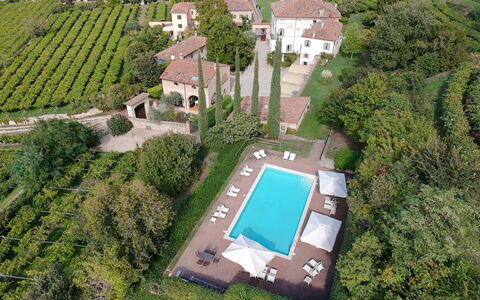 Il Vigneto, Verona, Pool, Wifi: Plantage, Estate, Vogelperspektive, Garten, Landwirtschaft, Landscaping, Hazienda, Eco Hotel, Villa, Luftaufnahmen