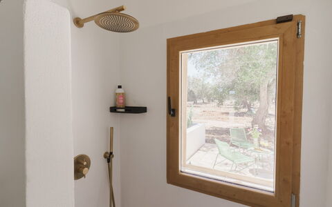 Villa Jolie: Wand, Holz, Zimmer, Glas, Holzbeize, Decke, Hartholz, Formen, Spiegel, Daylighting