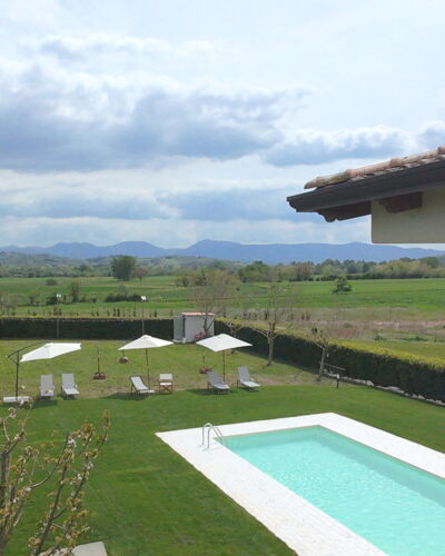 Villa Mariarosaria - Dimora Esclusiva con Piscina: Schwimmbad, Rasen, Garten, Estate, Hazienda, Garten, Bauernhaus, Resort, Hinterhof, Hof
