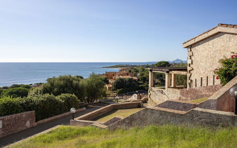 Villino Trilocale Apartments Seaside: Himmel, Blau, Horizont, Die Architektur, Meer, Küsten Und Ozeanische Forms, Küste, Ozean, Estate, Villa