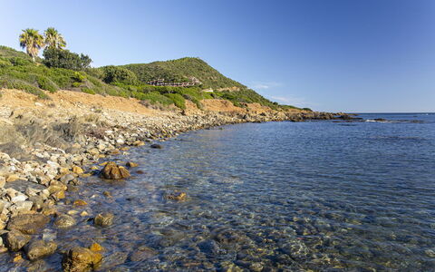 Villetta Seaside Sardegna: Blau, Wasser, Gewässer, Küste, \Fels, Küsten Und Ozeanische Forms, Meer, Natürliche Landschaft, Horizont, Ufer