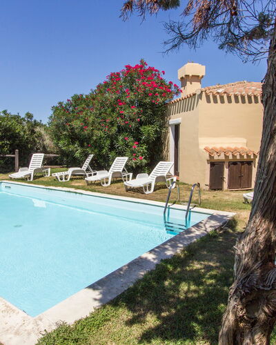 Villetta Mare Blu With Pool, Country Village, Stin: Schwimmbad, Resort, Estate, Hazienda, Gartenmöbel, Eco Hotel, Bauernhaus, Schatten, Villa, Sonnenliege