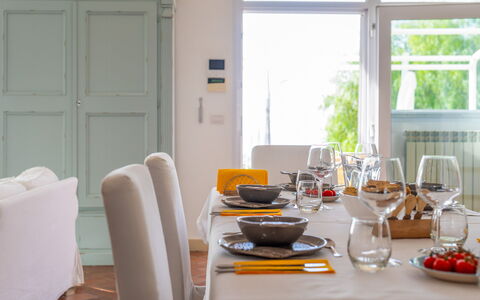 Villa Solemare: Möbel, Interior Design, Geschirr, Tabelle, Esszimmer, Stuhl, Küche & Esszimmer Tisch, Textil, Zuhause, Zimmer